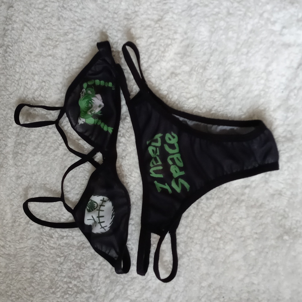 Bra and Panties Set Size S